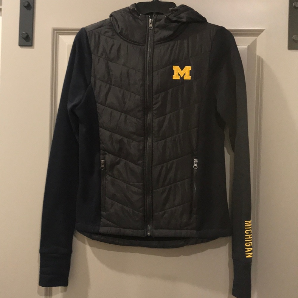 University of Michigan hooded sweatshirt medium